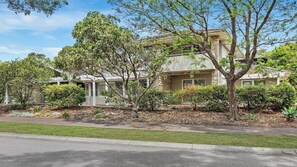 Exterior - ROSEHAVEN - THE VINTAGE HOLIDAY HOUSES (POKOLBIN)