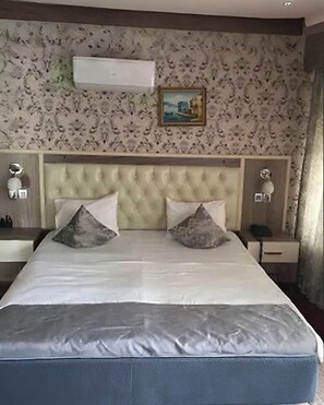 Double Room | Desk, laptop workspace, iron/ironing board, free WiFi - Ambiance Hotel Baku (Baku)