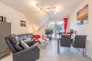 TV, DVD player, stereo - Haus Auguste 20 - Stylish living between forest & sea (Bansin (Seebad))