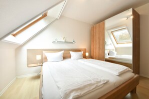 1 bedroom, free WiFi, bed sheets - Haus Auguste 20 - Stylish living between forest & sea (Bansin (Seebad))