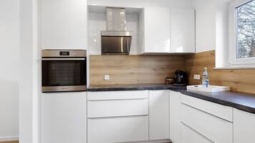 Kühlschrank, Ofen, Herdplatte, Geschirrspüler