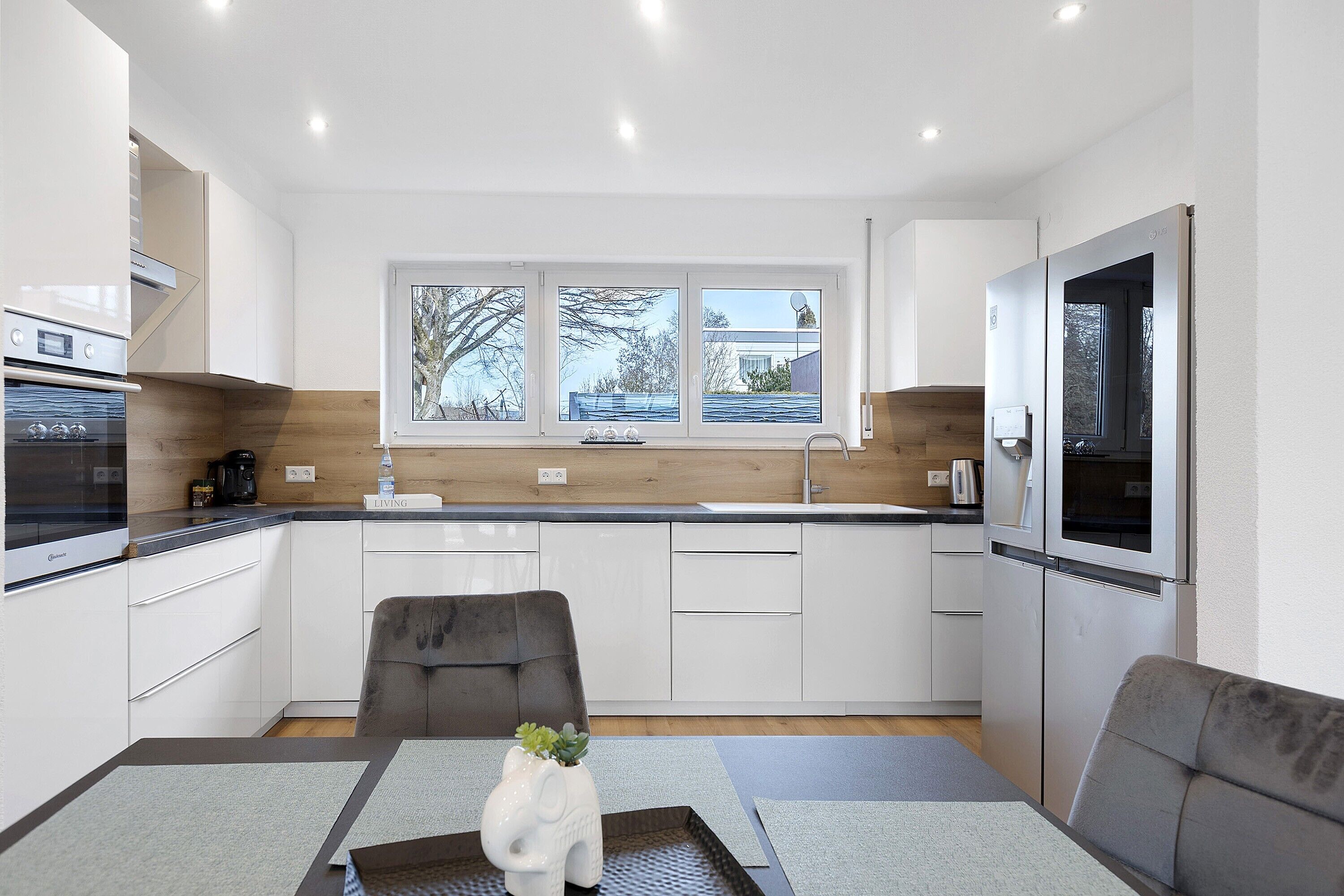 Refrigerador, horno, placa de cocina, lavavajillas