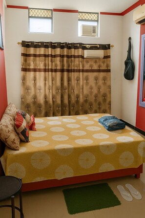 2 habitaciones, tabla de planchar con plancha, internet y ropa de cama 