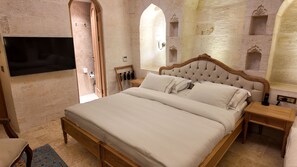 Anu Luxury Oda | 高級寝具、ミニバー、防音設備、アイロン / アイロン台