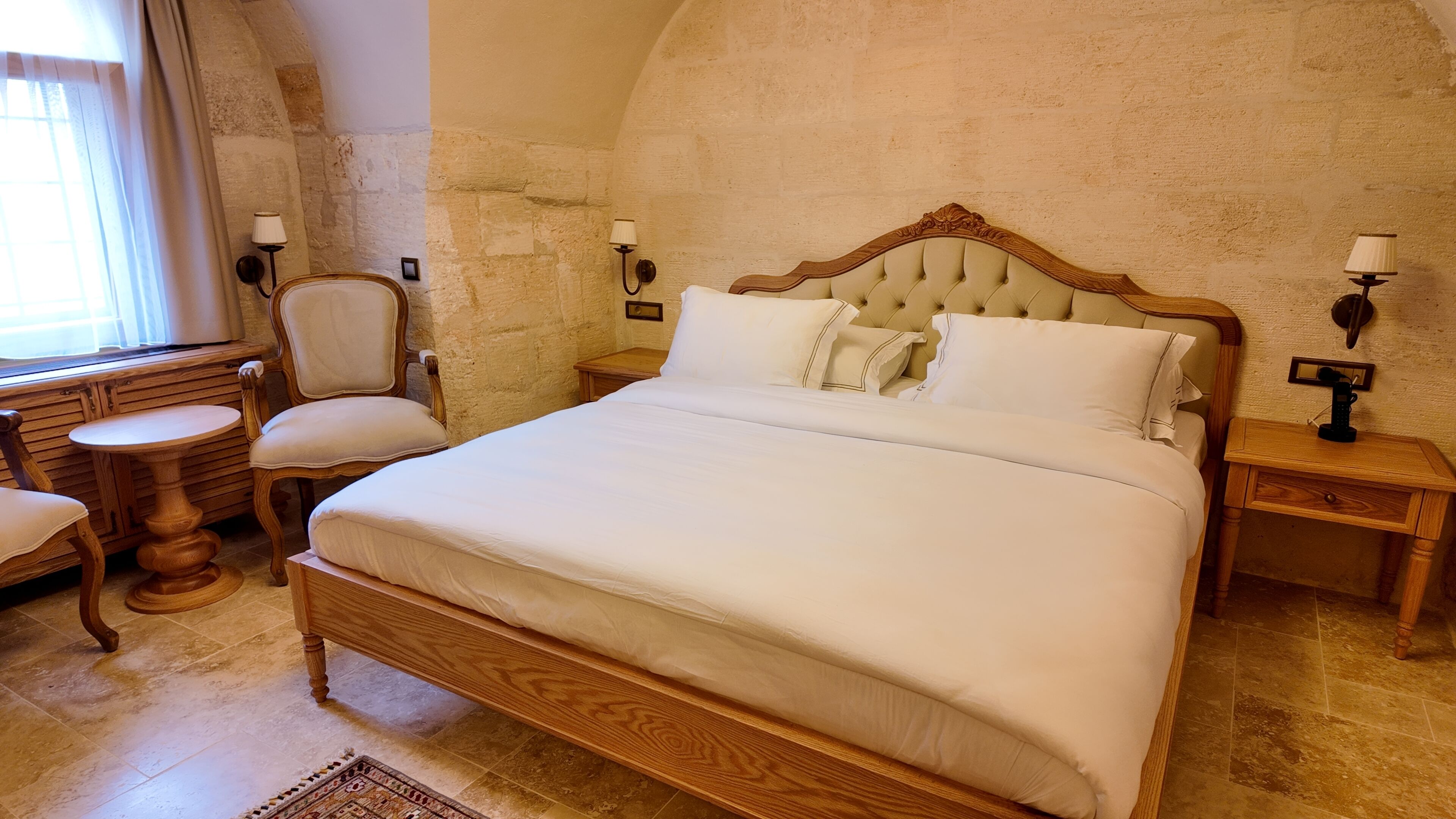 Honeymoon Room | Iron/ironing board, free WiFi