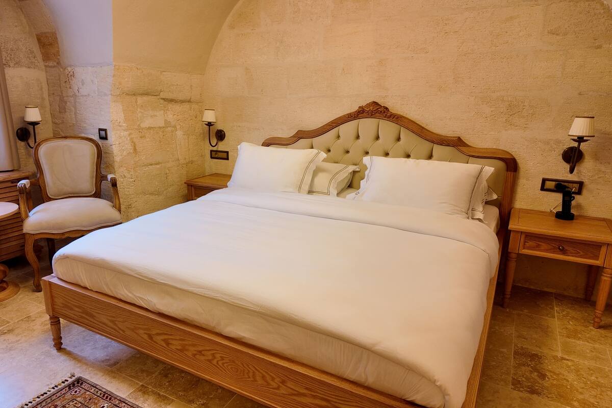Jakuzili Oda Sahmeran, Zemin Kat | Ropa de cama de alta calidad, minibar, sistema de insonorización