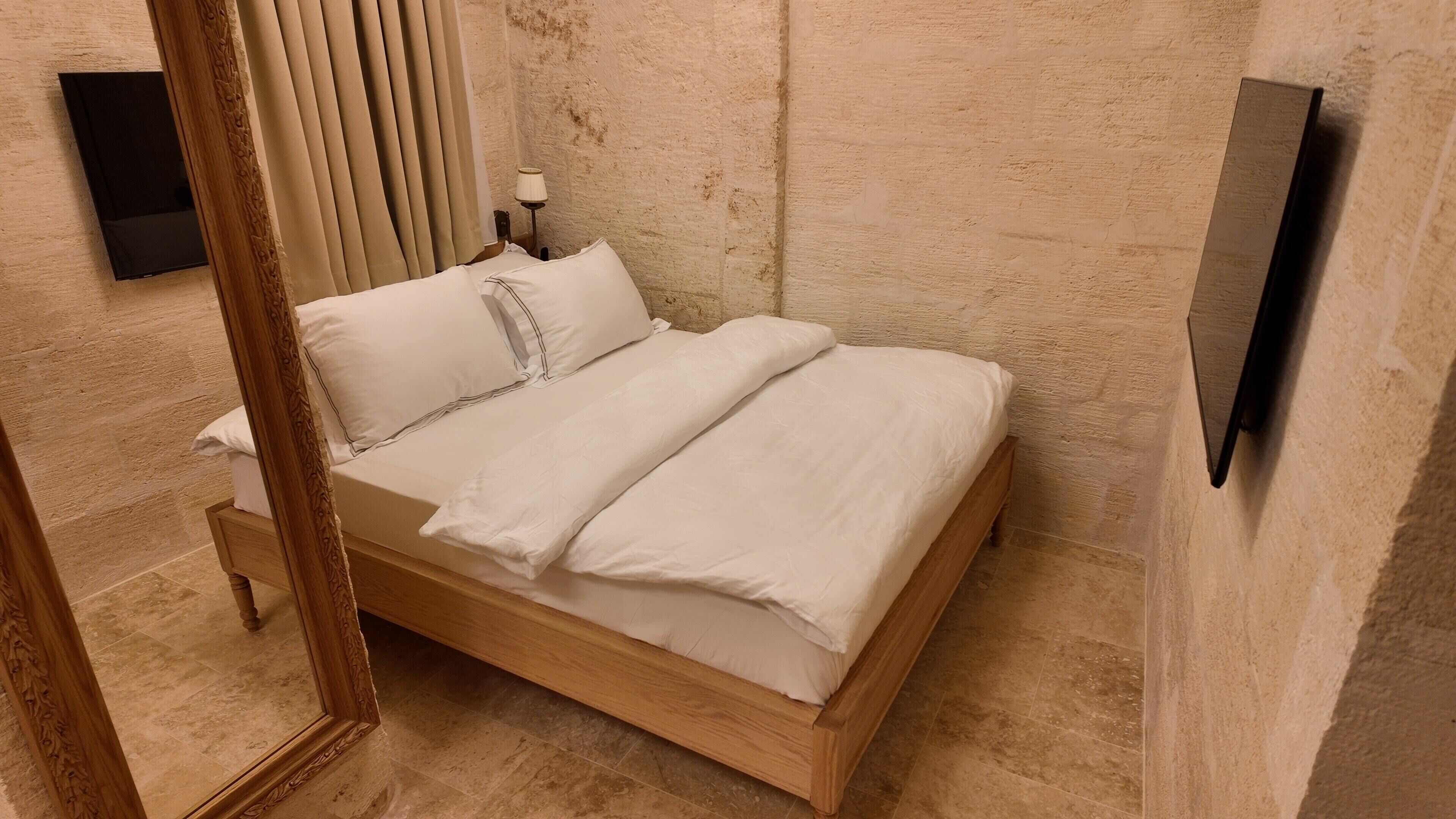 Economy Room | 高級寢具、迷你吧、隔音、熨斗/熨衫板
