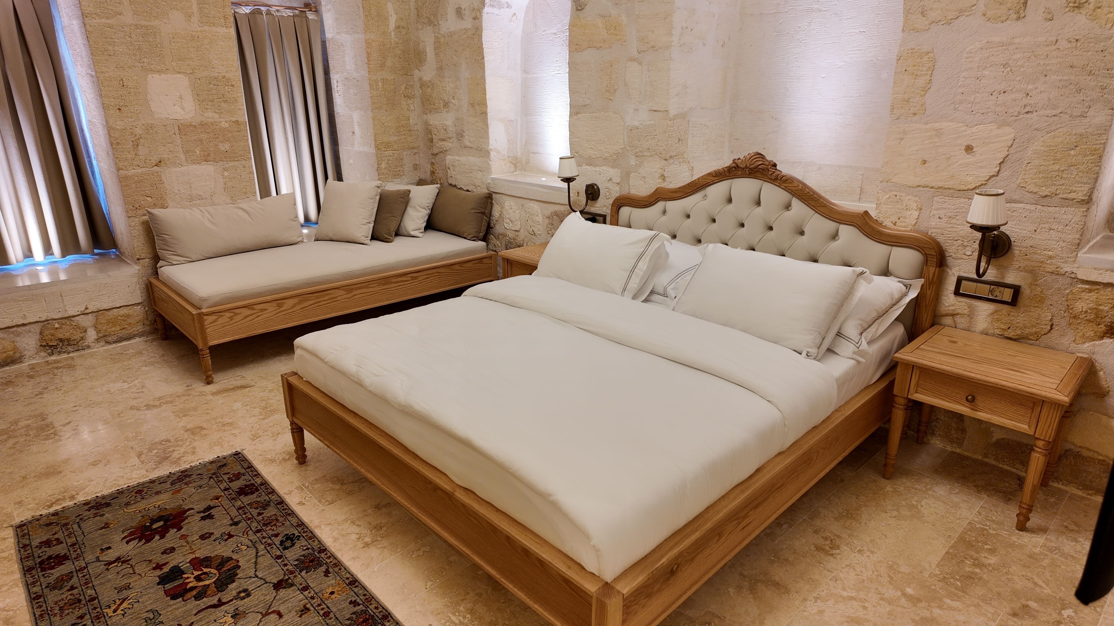 Family Room | Iron/ironing board, free WiFi