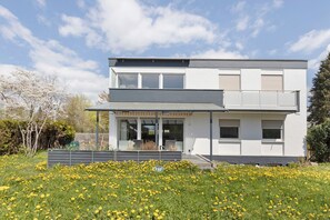 Exterior - Apartment '2' with Shared Garden, Balcony, and Wi-Fi (Bad Dürrheim)