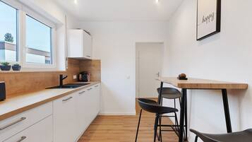 KĂŒhlschrank, Ofen, Herdplatte, GeschirrspĂŒler