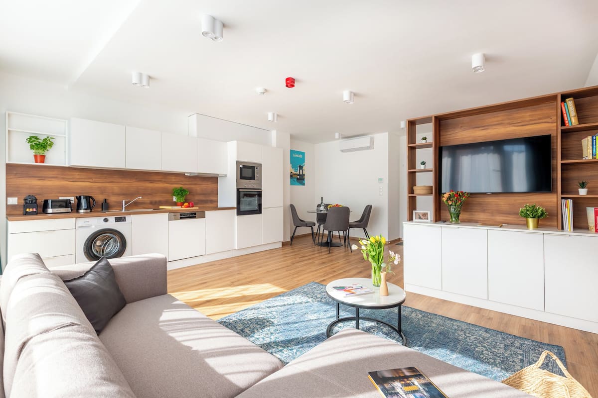 Premium Studio, 1 King Bed with Sofa bed, City View | Living area | 100-cm Smart TV with digital channels, heated floors, streaming services