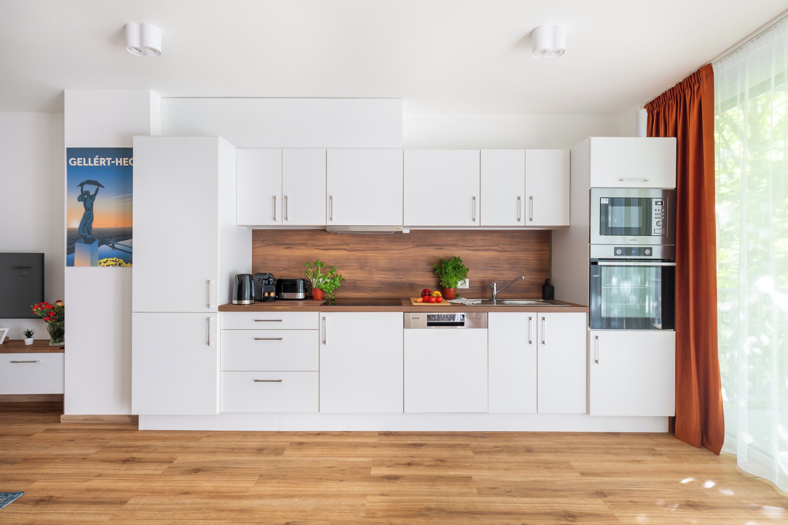 100-centimeters smart-tv med digitale kanaler, gulvvarme