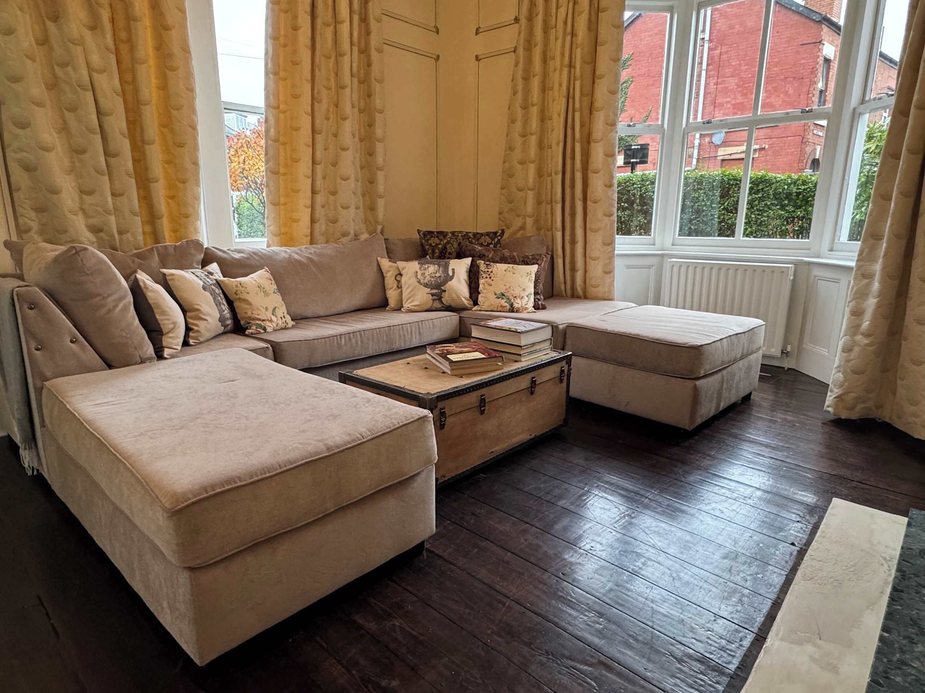 TV, caminetto, studio