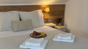 4 bedrooms, iron/ironing board, Internet, bed sheets