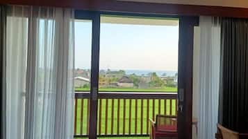 Habitació doble Deluxe, vistes al mar | Caixa forta a l'habitació, escriptori i habitacions insonoritzades