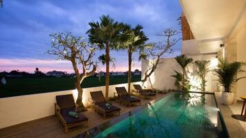 Kolam renang outdoor