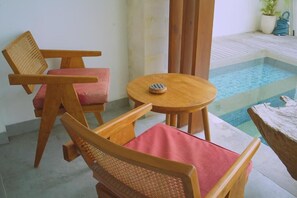 Deluxe Double Room, Pool View | In-room safe, desk, soundproofing, iron/ironing board - The KD Suites & Coffee Shop (Badung)