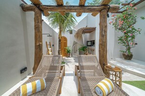 Villa de lujo, 4 habitaciones, patio, vista a la alberca | Escritorio, tabla de planchar con plancha y wifi gratis 