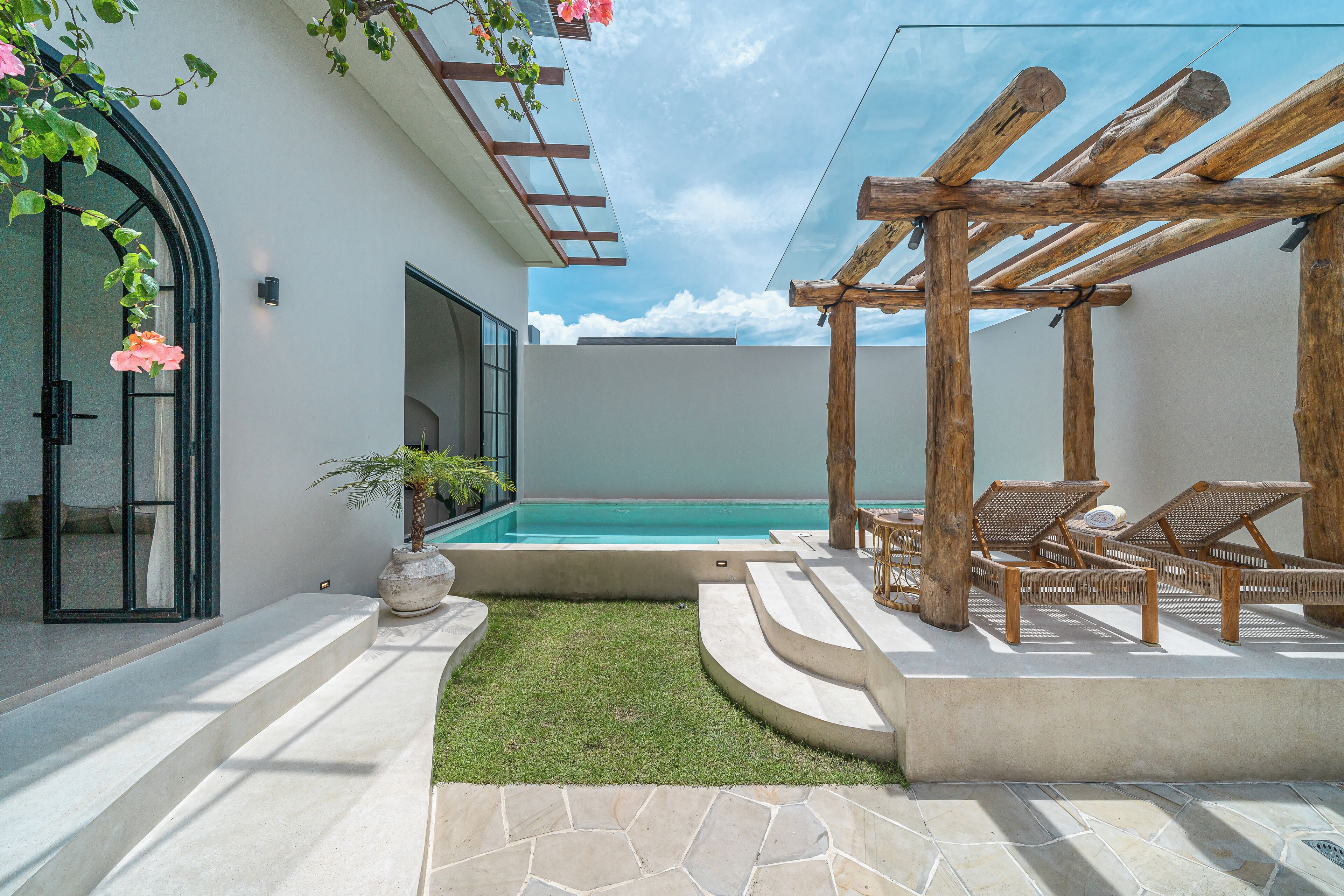 Villa de lujo, 4 habitaciones, patio, vista a la alberca | Escritorio, tabla de planchar con plancha y wifi gratis 