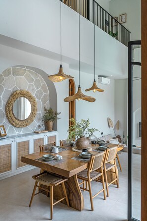 Villa de lujo, 4 habitaciones, patio, vista a la alberca | Escritorio, tabla de planchar con plancha y wifi gratis 