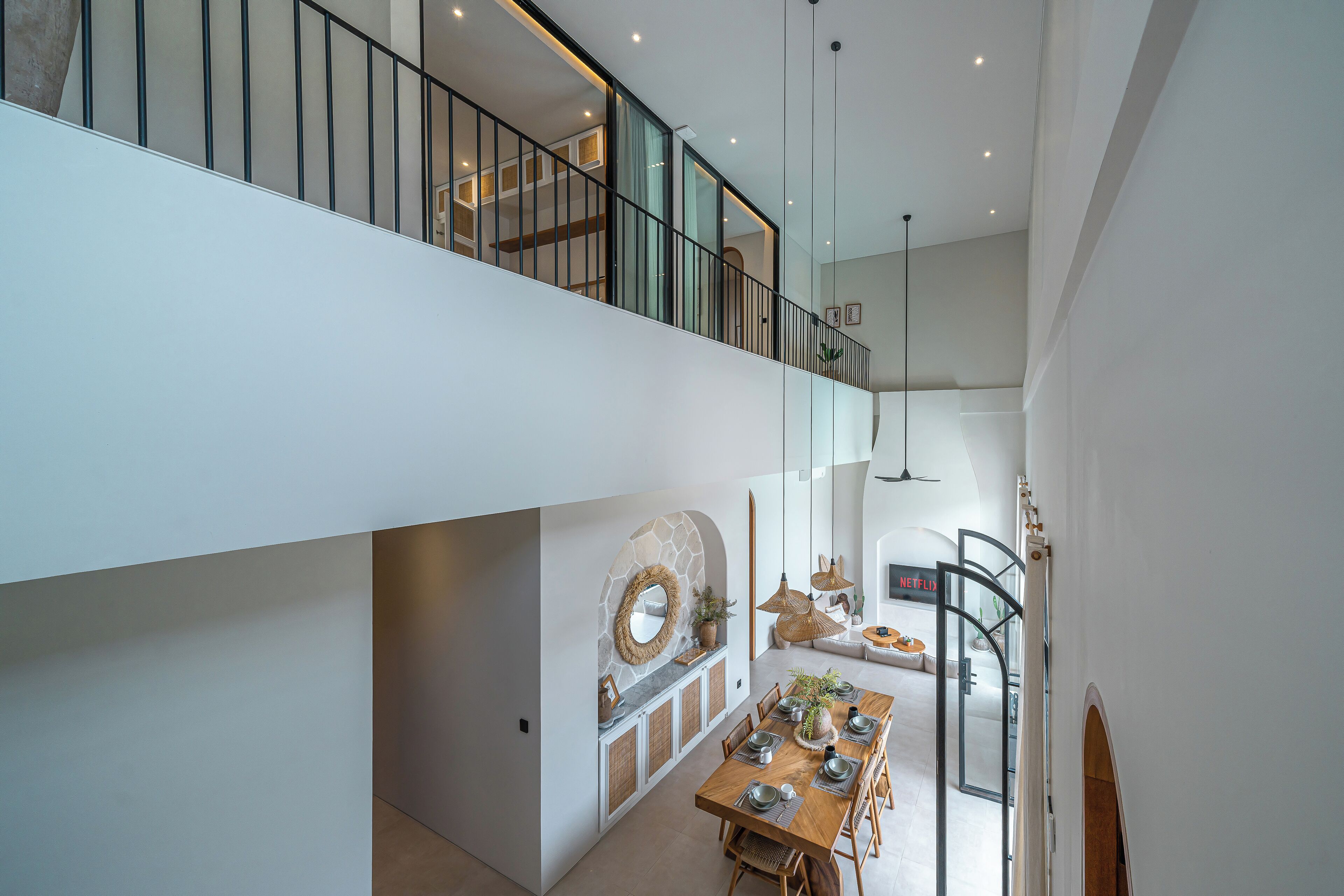 Vil·la de luxe, 4 dormitoris, pati, vistes a la piscina | Escriptori, planxa i posts de planxar i wifi gratuïta 