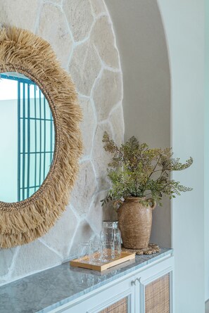 Villa de lujo, 4 habitaciones, patio, vistas a la piscina | Escritorio, tabla de planchar con plancha, wifi gratis