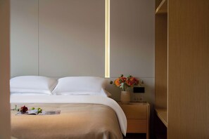 Habitació doble bàsica | Decoració individual, mobiliari individual i wifi gratuïta 