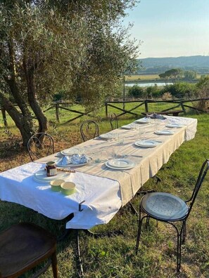 Outdoor dining - Rifugium San Michele 3 (Marsciano)