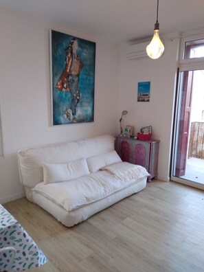 Living area - Apartment in an old fisherman's house, near Collioure (Port vendres)