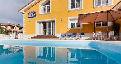 Tiara Vacaciones: Your Ideal Group Retreat in Castilla