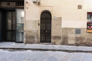 Exterior - Passerina by MMega (Florence)