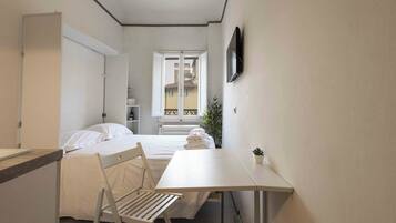 Basic Studio | Iron/ironing board, free WiFi