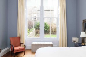 2 bedrooms, WiFi, bed sheets - Elegant & Spacious Ground Floor Apartment (Edinburgh)