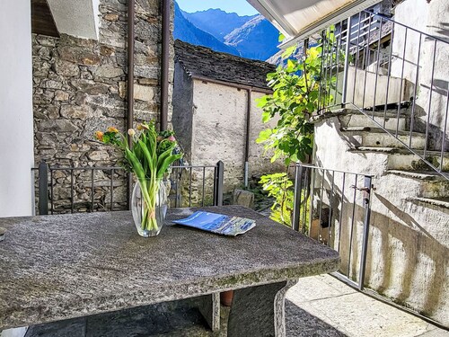 Wonderful private villa for 4 people with patio and pets allowed