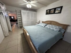 2 bedrooms, iron/ironing board, free WiFi, bed sheets - Spacious 2-bedroom Oistins apartment in quiet neighborhood with fantastic views (Oistins,)