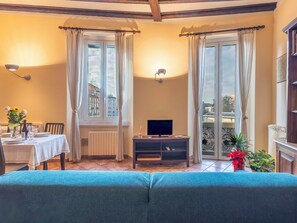 TV - Beautiful apartment for 4 people with A/C, WIFI, TV and pets allowed (Milan)