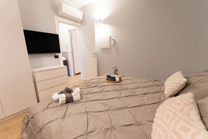 Iron/ironing board, WiFi, bed sheets - Residenza Plana Apartment 4 Piazza Firenze Corso Sempione Milan (Milano)