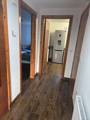 Interior - Cosy 2- Bedroom Ground  Floor Apartment with Parking and Fast Wi-Fi (Inverness)