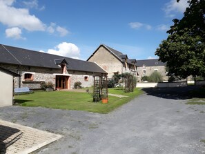 Exterior - La Ferme de la Baconnerie, Gite la Cidrerie – Spacious House for Groups (Sainte-Marguerite d'Elle)