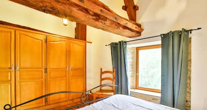 La Ferme de la Baconnerie, Gite la Cidrerie – Spacious Group Cottage Near D-Day Beaches