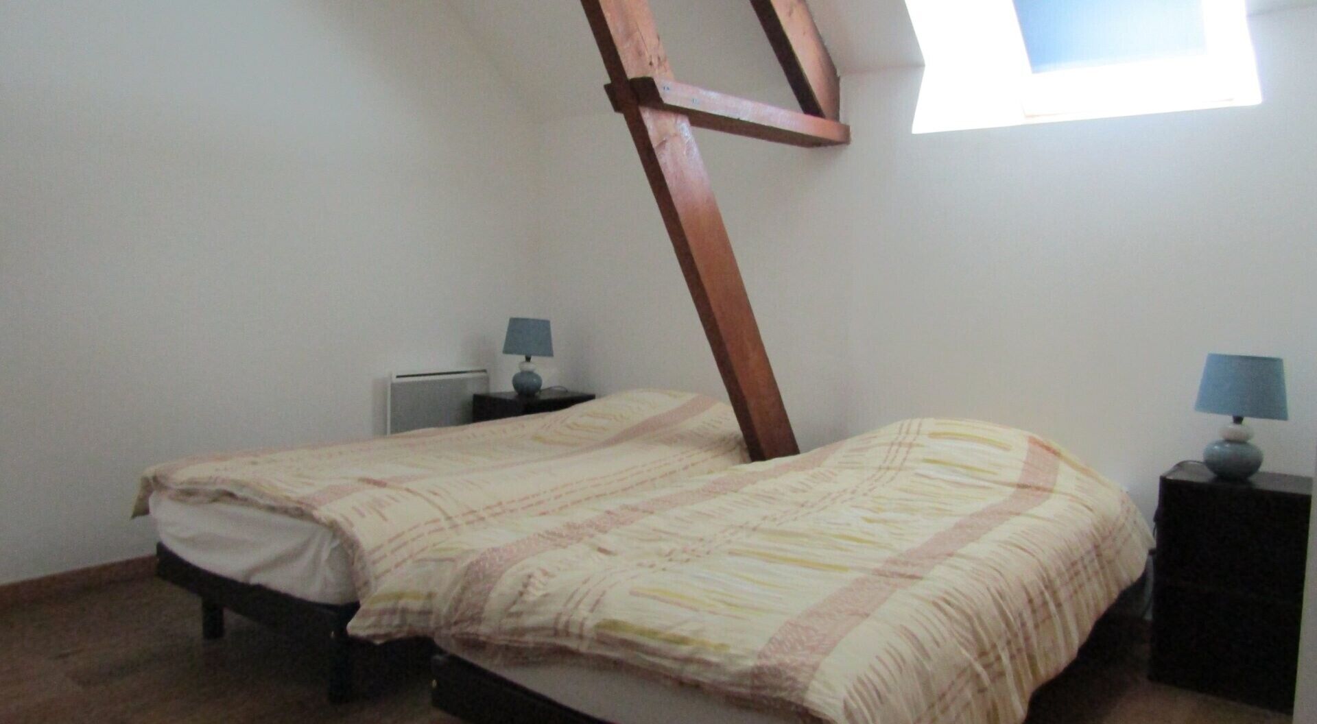 4 chambres, fer et planche à repasser, Wi-Fi, draps fournis