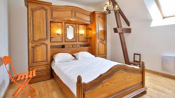 5 slaapkamers, een strijkplank/strijkijzer, wifi, beddengoed