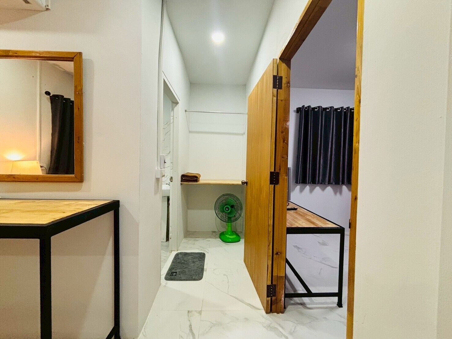 Työpöytä, lisävuoteet, ilmainen Wi-Fi, vuodevaatteet