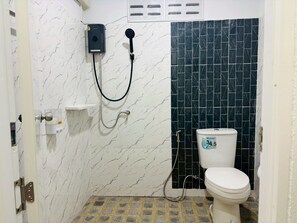 Bathroom - Rose Park Resort (Phang Khon)