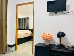 Standard Villa | Desk, rollaway beds, free WiFi, bed sheets - Rose Park Resort (Phang Khon)