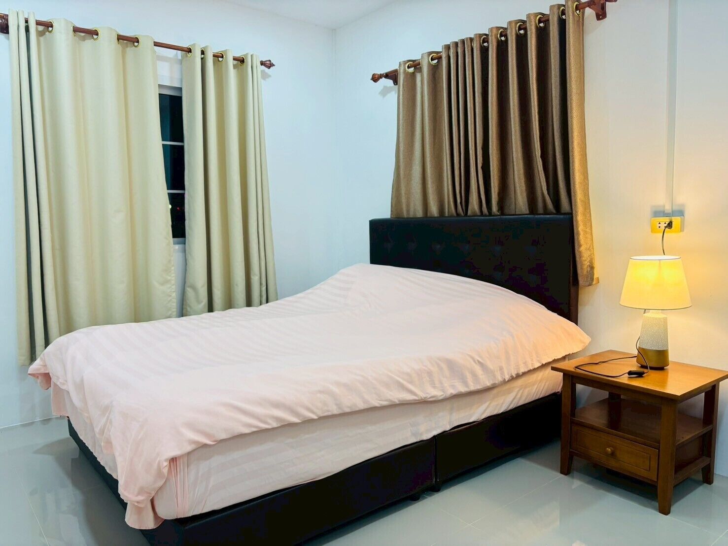 Villa | Desk, rollaway beds, free WiFi, bed sheets