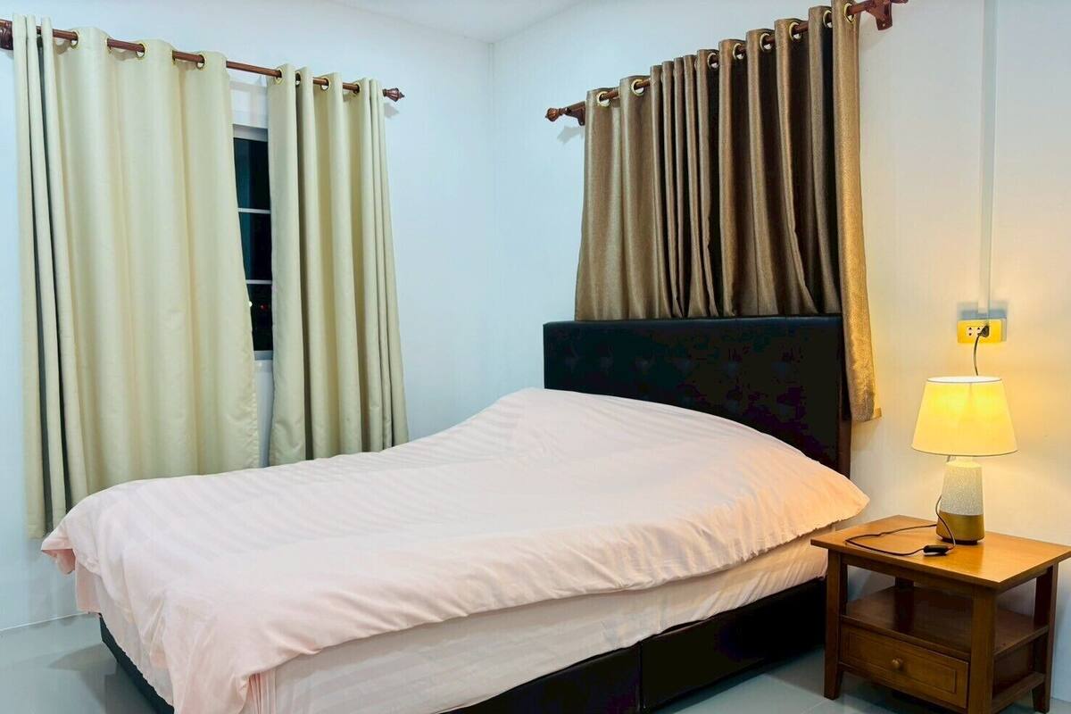 Desk, rollaway beds (surcharge), WiFi (free), bed sheets
