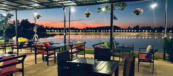 โรสพาร์ค รีสอร์ท
