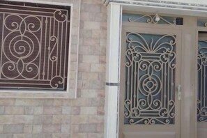 Exterior detail - Experience Amazigh Charm: Peaceful Family Retreat with Garden Serenity (Tifelt)