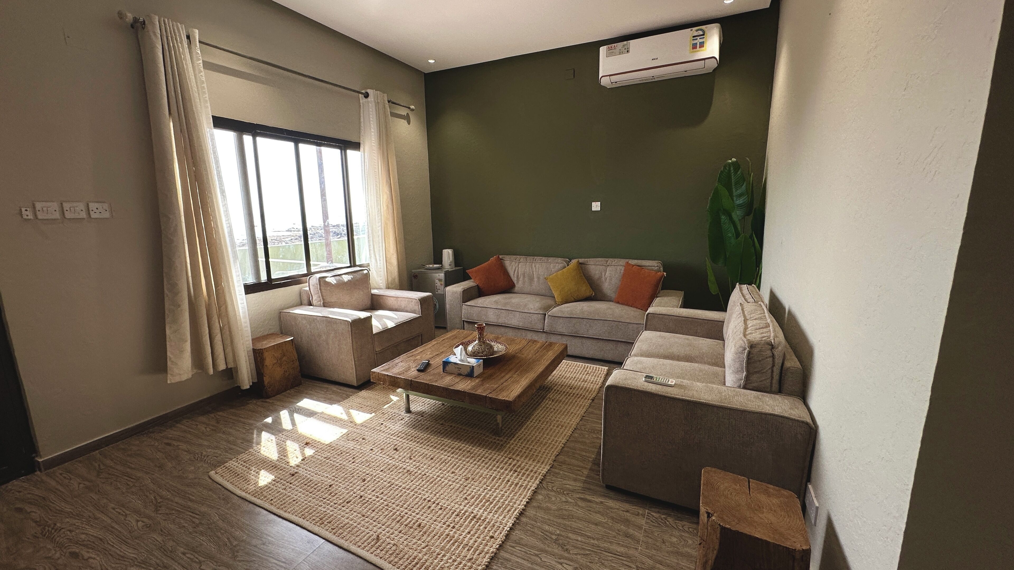 洋房, 夏威夷式陽台, 海景 | 客房內保險箱、書桌、遮光布/窗簾、熨斗/熨衣板